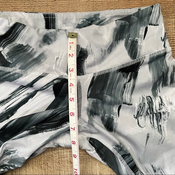 Alo Yoga Leggings Airbrush Modernist Paint Brush Splatter Neutral Gray - Picture 6 of 8